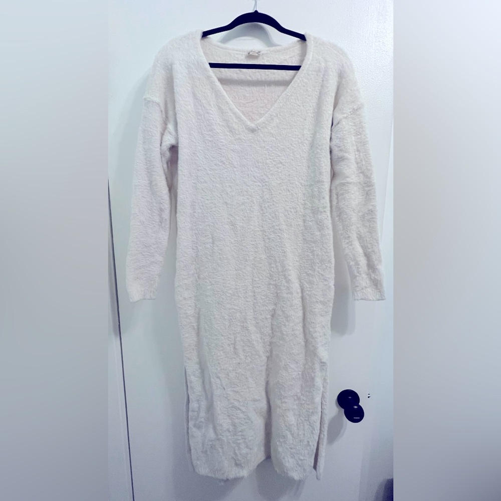 Good Condition Free People Girls Night In Maxi Pullover Oversized Fuzzy in Ivory